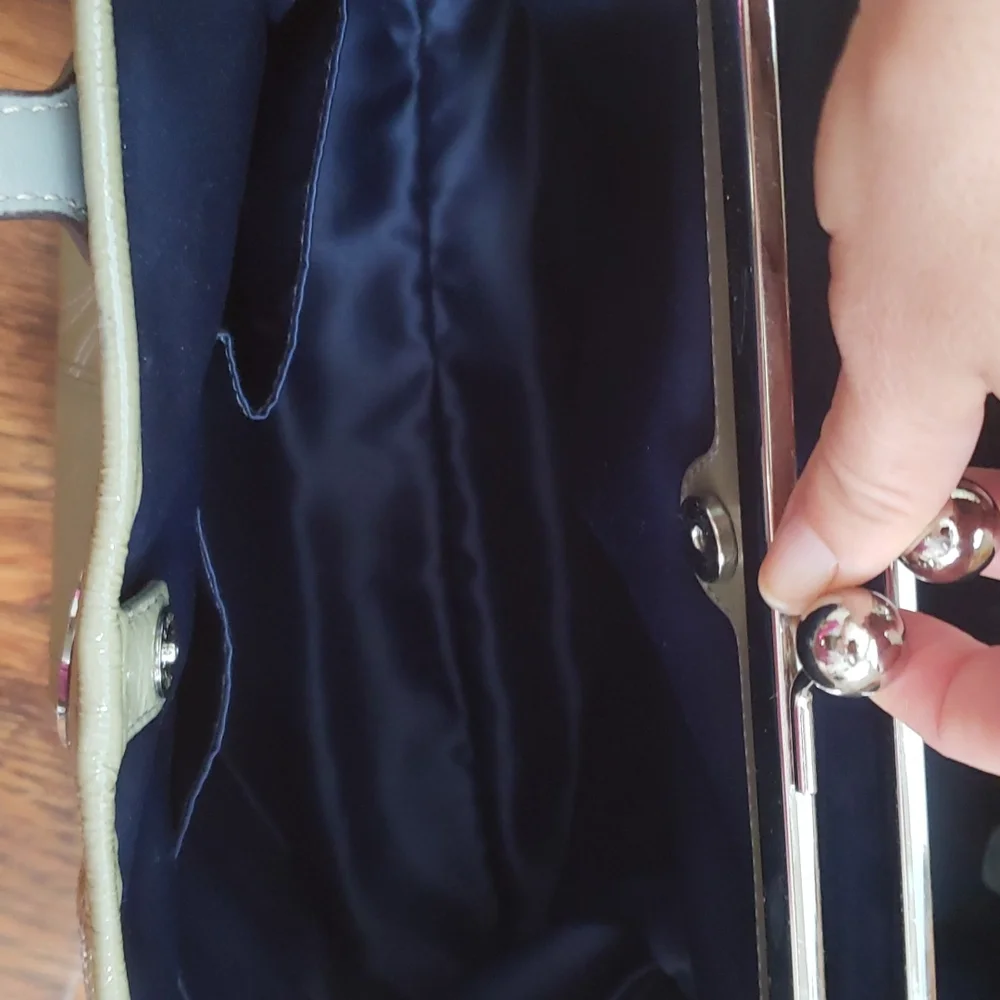 Coach F15658 signature kiss lock carryall never full olive green stiched pattern - Picture 9 of 13